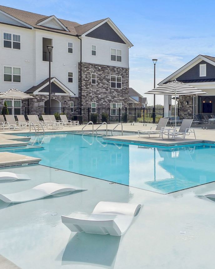 Photo of the resort-style pool at Banner at Sterling Farms. 